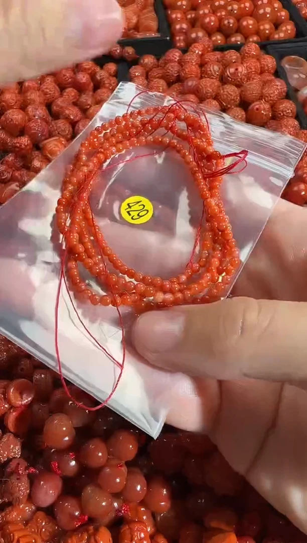 颈饰未镶嵌南红玛瑙1