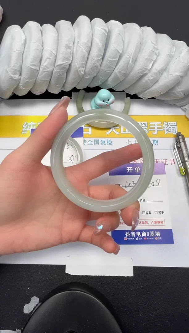 【闪购商品】石英质玉手镯未镶嵌403-62.8