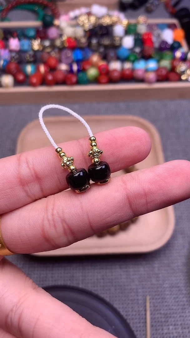 未镶嵌配饰玛瑙/玉髓黑色弟子珠 一对发