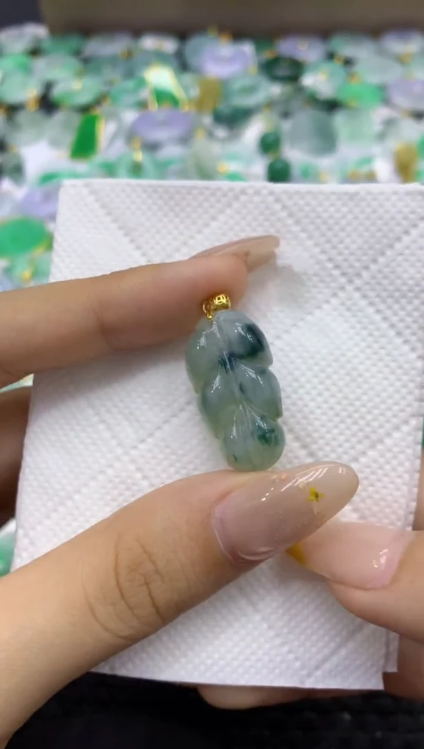 颈饰未镶嵌翡翠天然缅甸翡翠A货