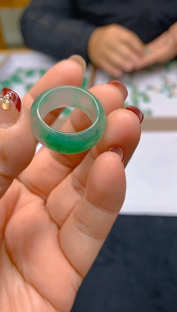 【闪购商品】石英质玉戒指未镶嵌冰美人A货非洲翠