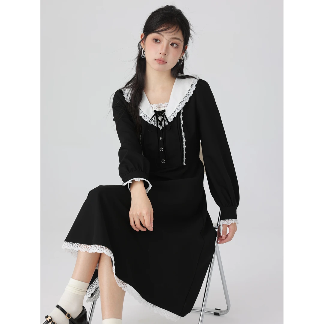 爱蔷薇大码2025新款连衣裙女春季娃娃领a字裙赫本风小黑裙GT75769