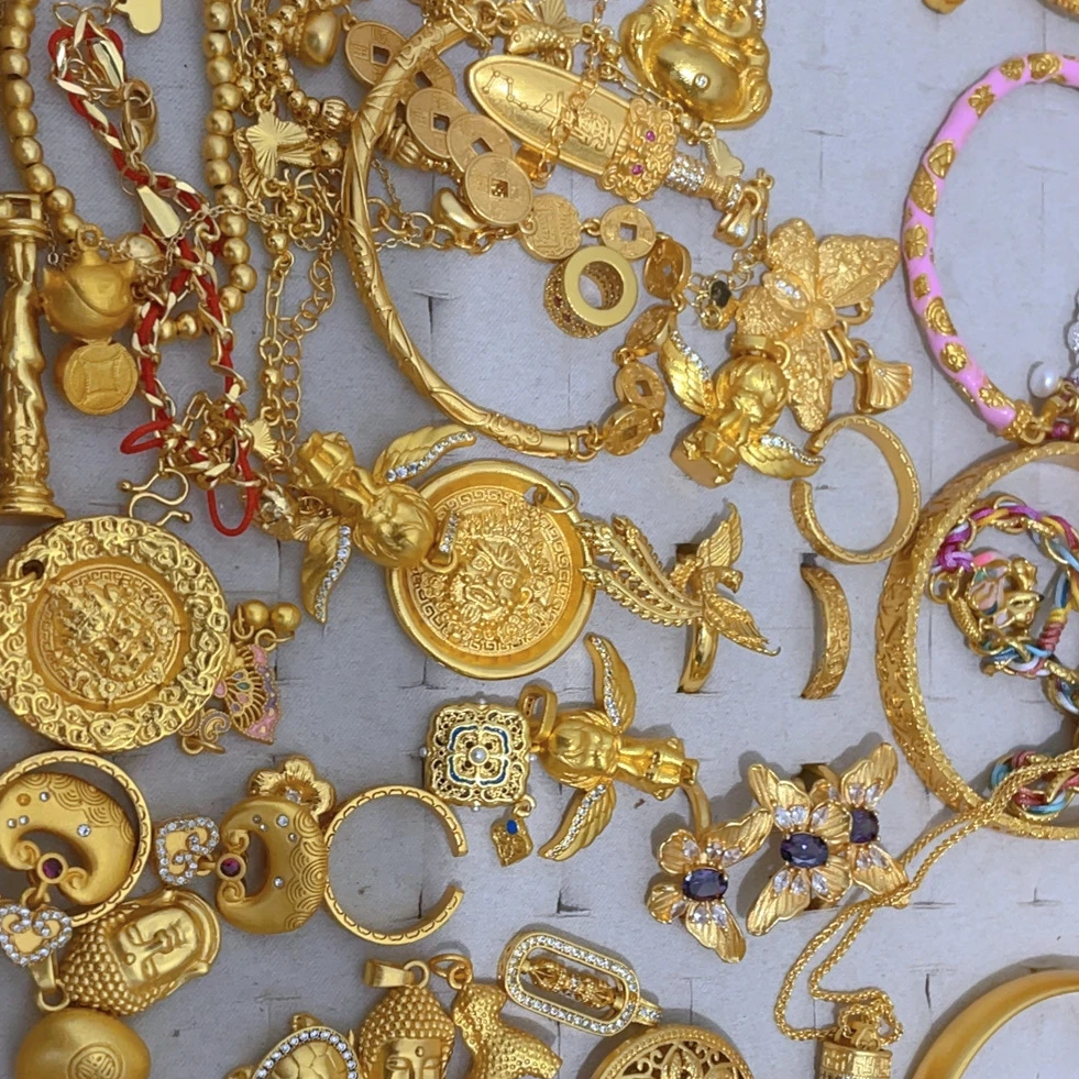 铜合金吊坠 随机精美饰品一个