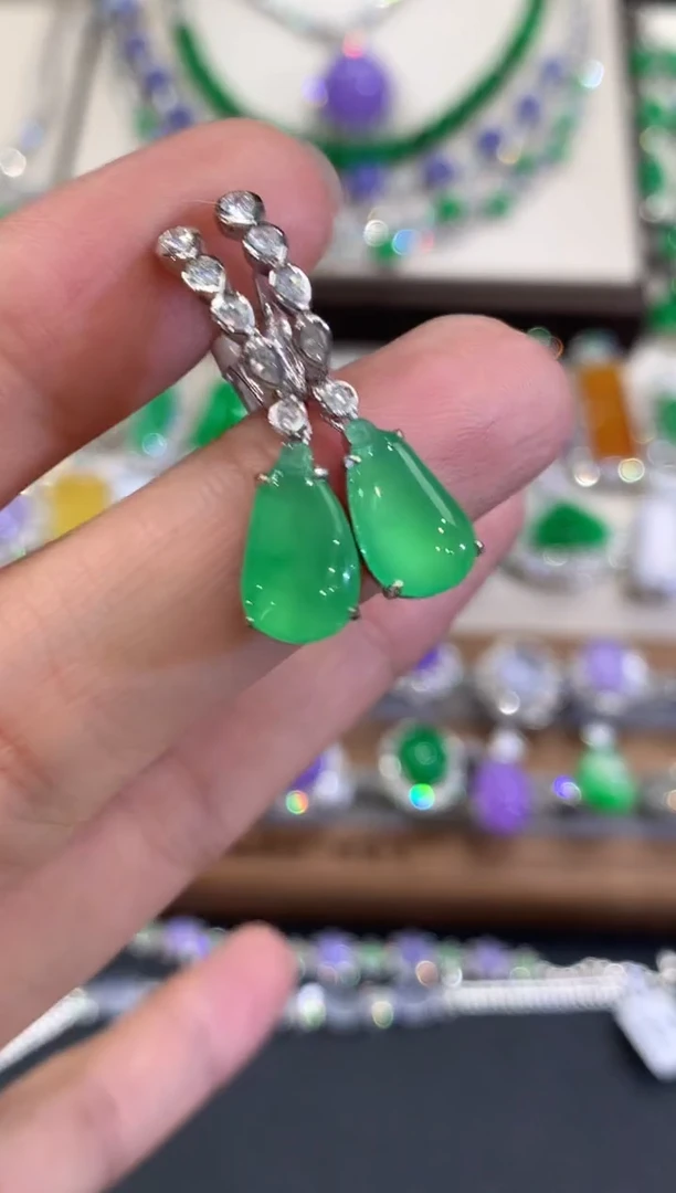 18K金镶嵌翡翠耳饰w15