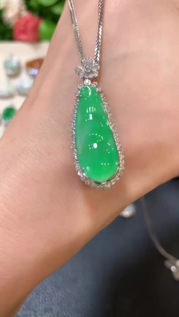 吊坠(不含链)18K金镶嵌翡翠n65