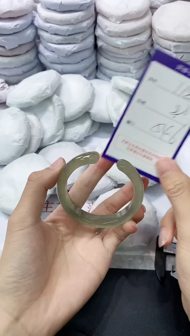 玛瑙/玉髓手镯未镶嵌1181