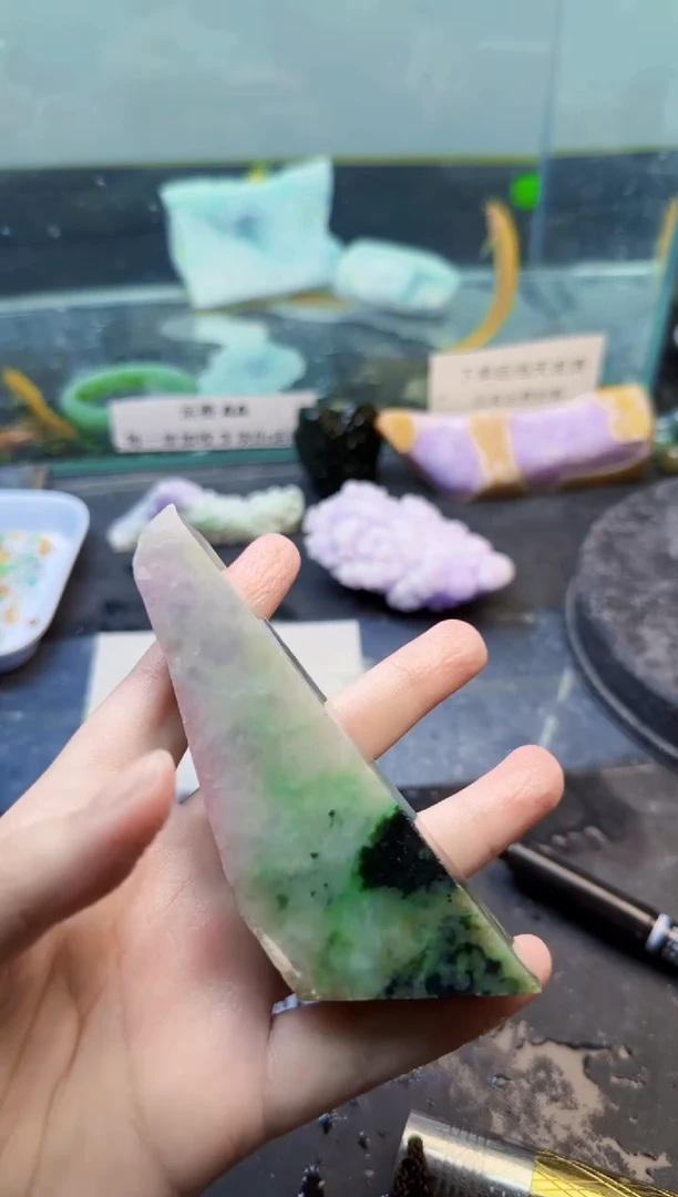 翡翠未镶嵌颈饰天然翡翠060