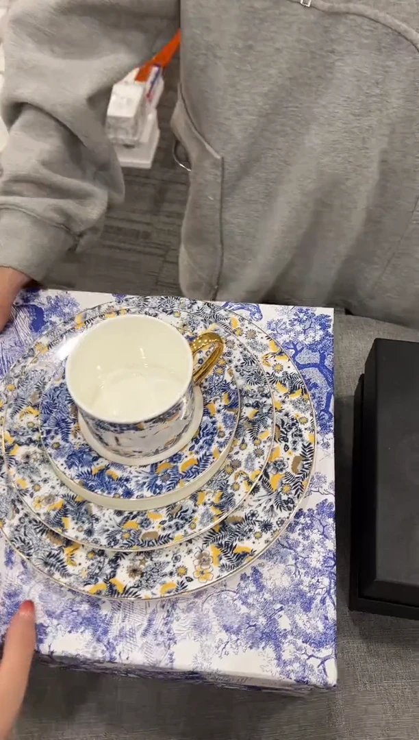 【闪购商品】杯H739--------------