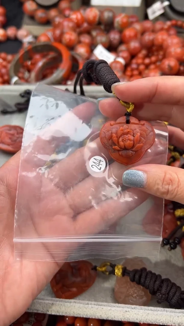 未镶嵌手串南红玛瑙v****n1