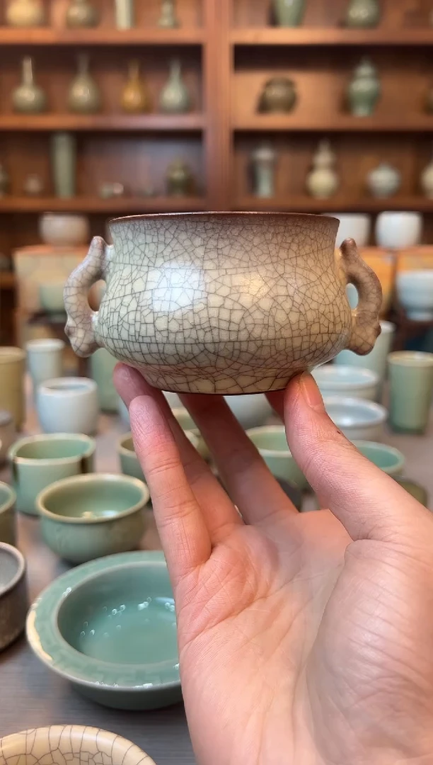 爱****丽龙泉青瓷双耳香炉