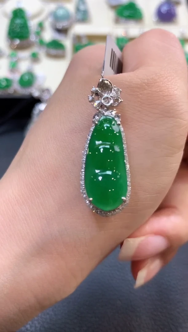 翡翠18K金镶嵌吊坠(不含链)m64