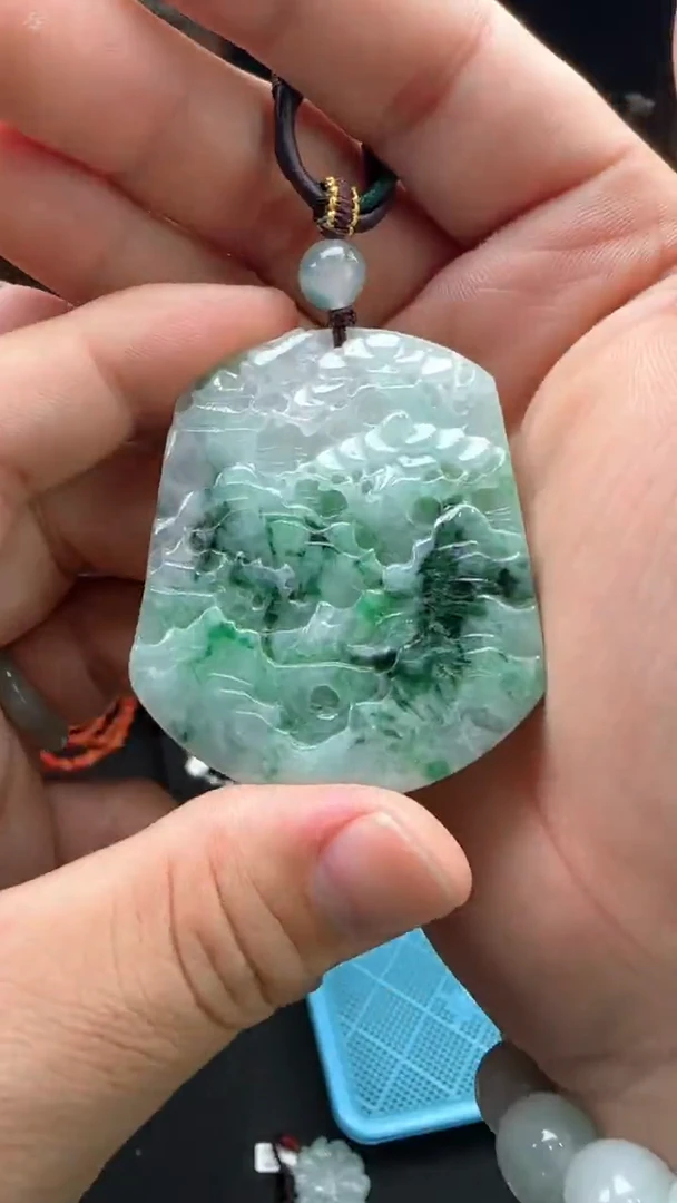 吊坠(不含链)未镶嵌翡翠天然缅甸A货翡翠（山水牌）