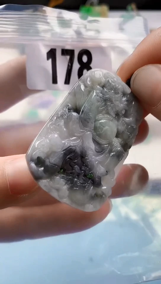 翡翠未镶嵌颈饰天然翡翠吊坠挂件