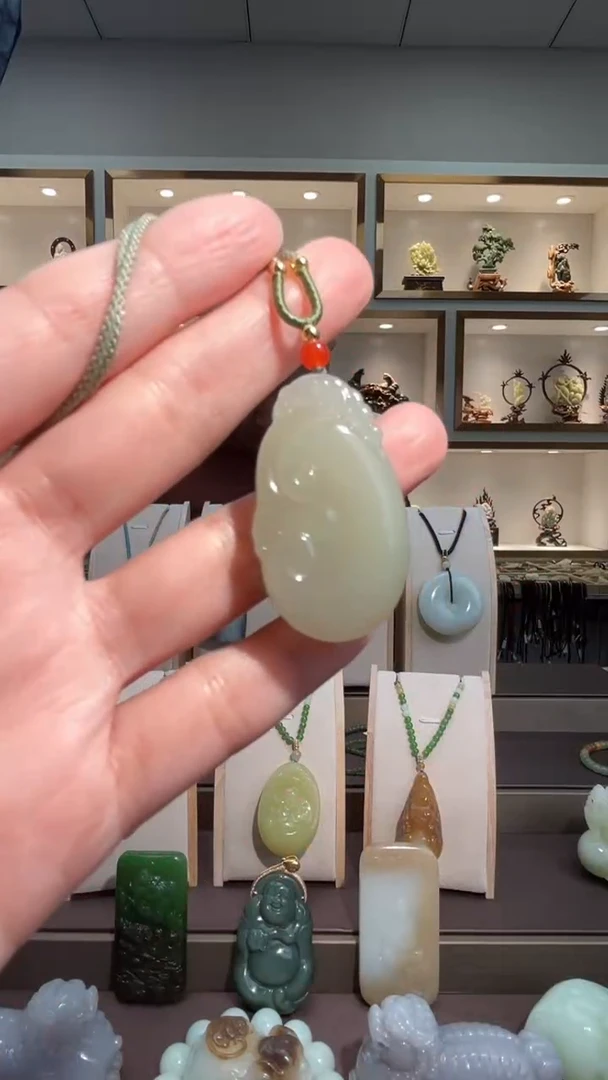 颈饰未镶嵌和田玉苏