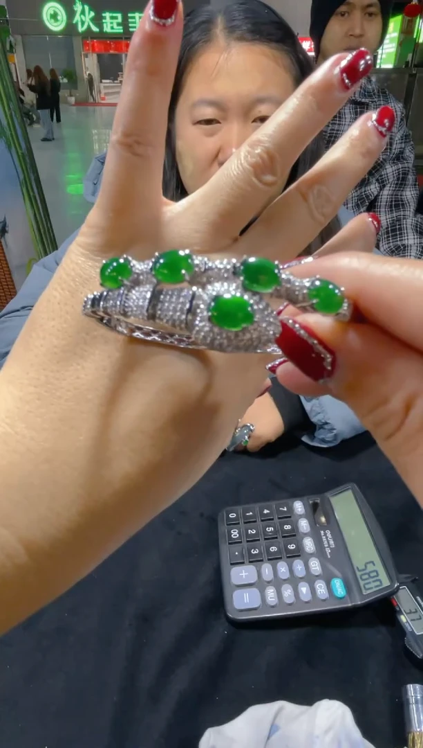 【闪购商品】定制翡翠未镶嵌天然A货翡翠假一罚四（多样性）