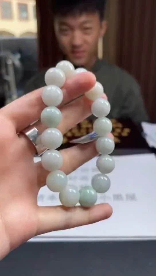 翡翠挂件未镶嵌翡翠A货