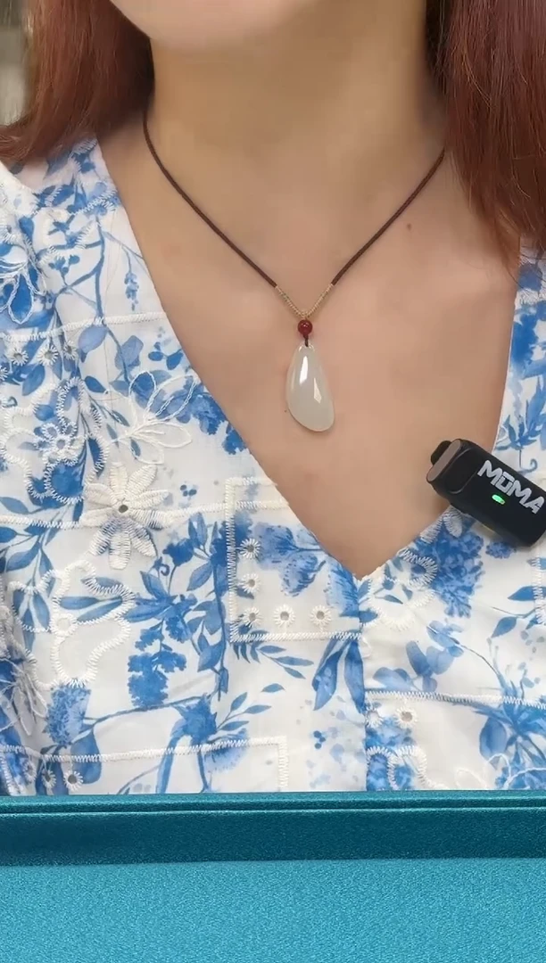 和田玉未镶嵌颈饰随型水滴/配绳