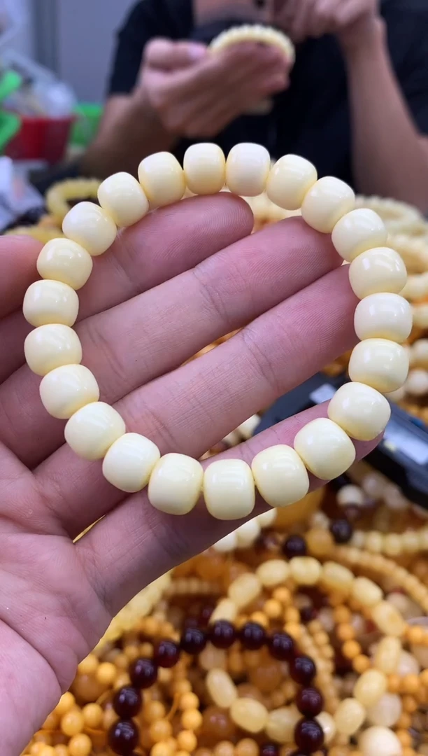裸石蜜蜡未镶嵌手串