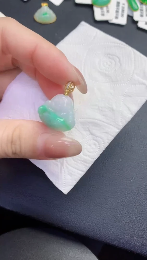 颈饰未镶嵌翡翠缅甸天然翡翠A货