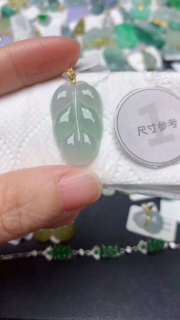 颈饰18K金镶嵌翡翠天然缅甸A货翡翠