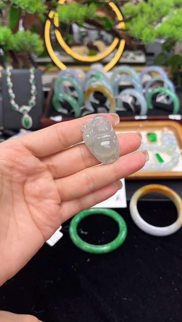 颈饰未镶嵌翡翠吊坠