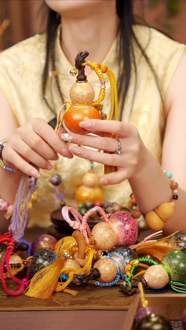 254易林大漆开口小葫芦----178
