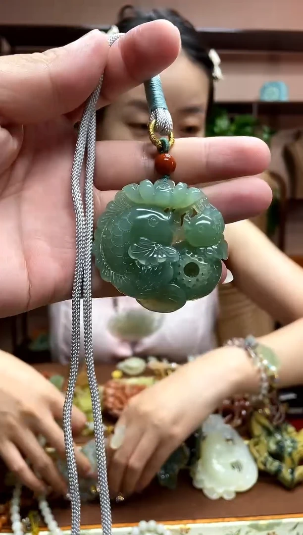 未镶嵌岫玉吊坠·