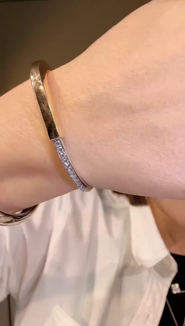 【闪购商品】钻石手镯18K金镶嵌U锁手镯