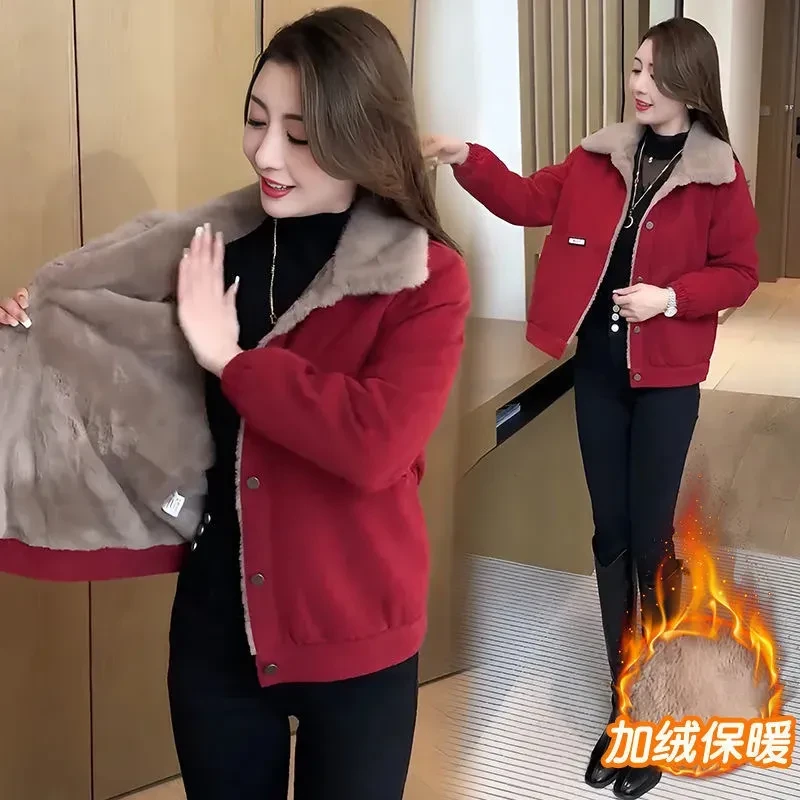 2025年中年妈妈外套女秋冬款洋气休闲显瘦保暖加绒加厚外上衣