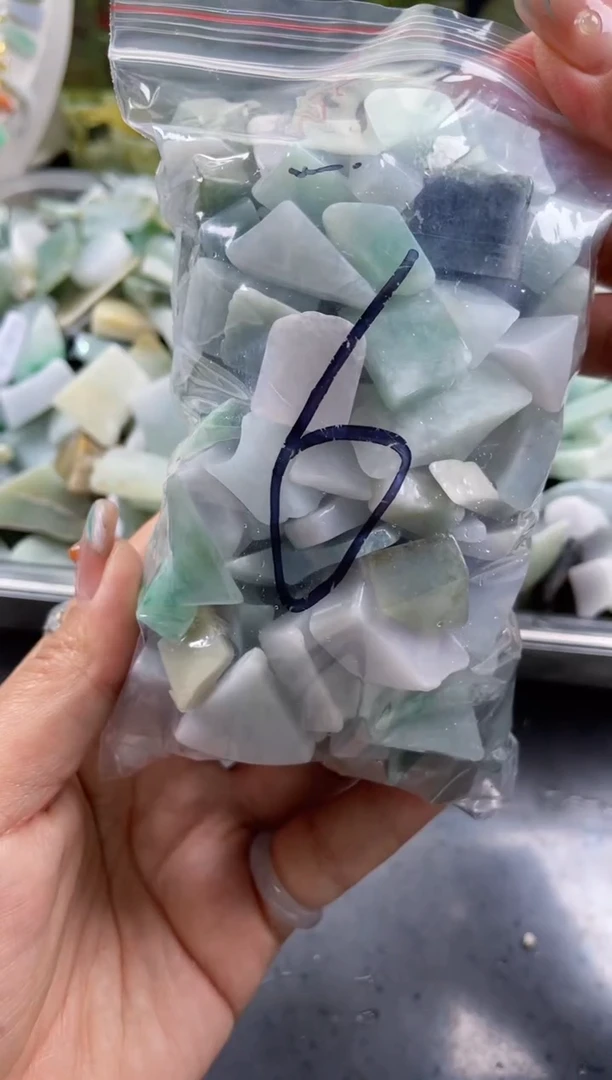 配石翡翠天然翡翠小号500克6