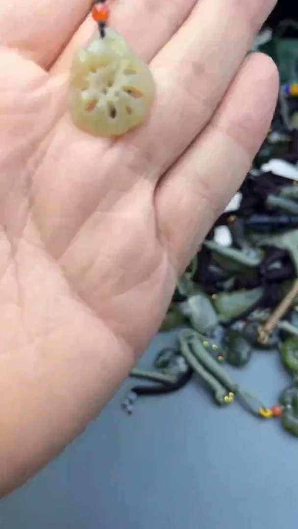 和田玉未镶嵌颈饰多样性发货   拍一发一