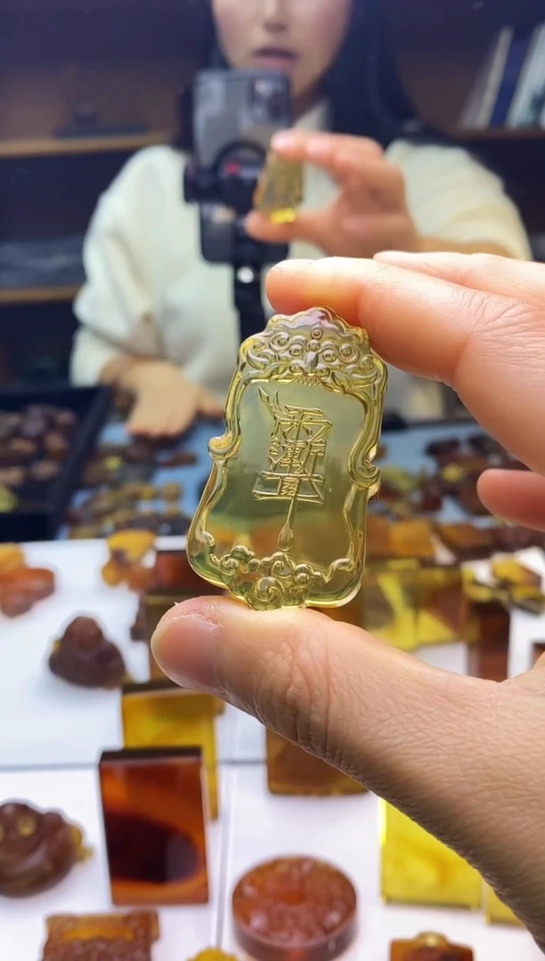 琥珀颈饰未镶嵌SN92-117（紫薇讳）