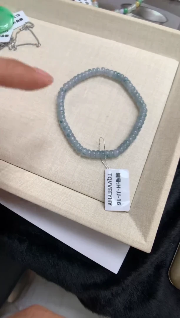 翡翠未镶嵌颈饰手串