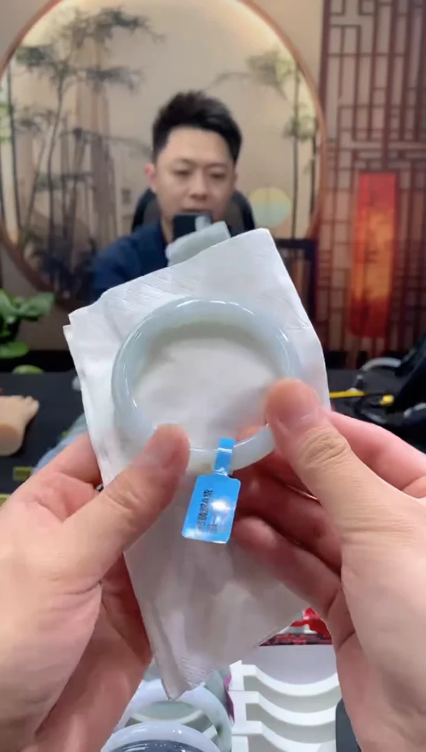 未镶嵌手镯翡翠000051832