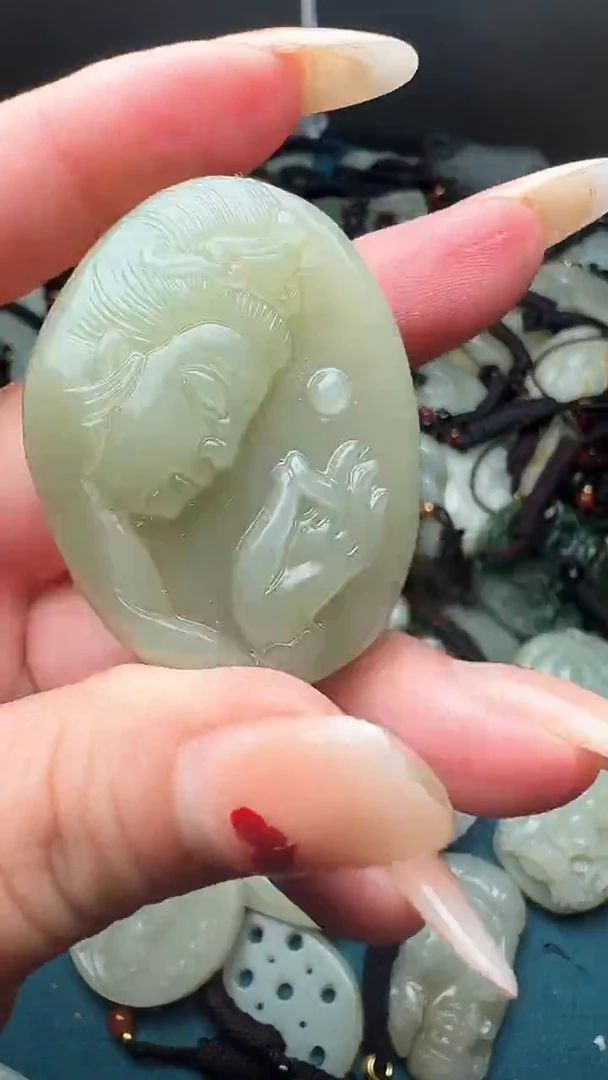 和田玉未镶嵌颈饰1