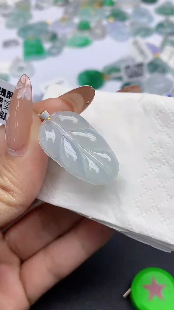 颈饰18K金镶嵌翡翠天然缅甸a货翡翠百元以上9元证书费自理