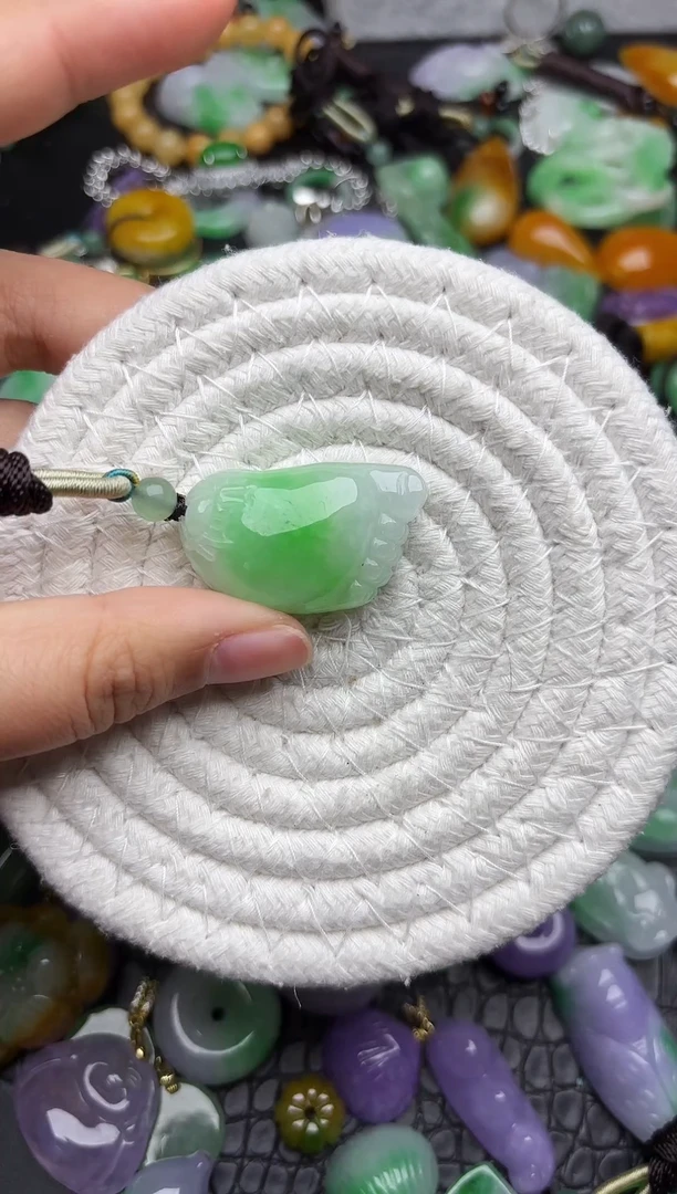 颈饰未镶嵌翡翠缅甸翡翠吊坠