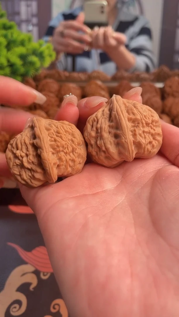 【闪购商品】文玩核桃把件S18号41尺九月