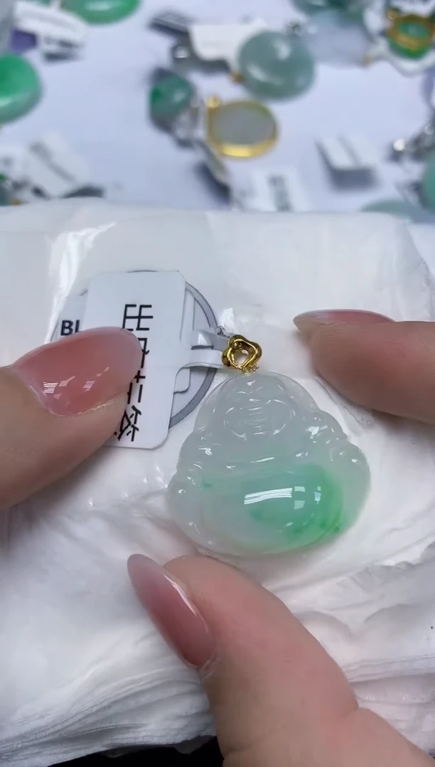 颈饰18K金镶嵌翡翠天然缅甸翡翠A货多样性发一件