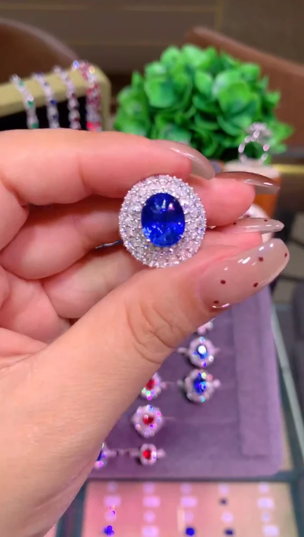 戒指蓝宝石18K金镶嵌5.04ct