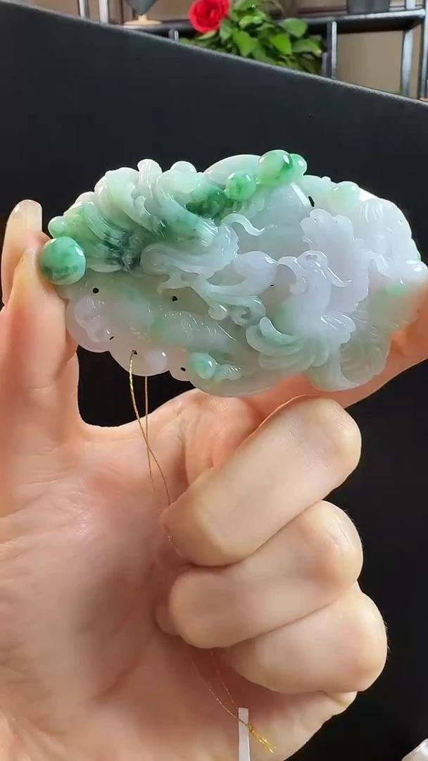 颈饰未镶嵌翡翠龙凤