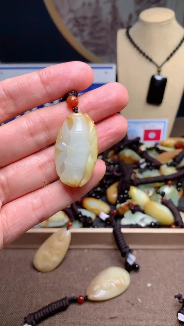 【闪购商品】和田玉颈饰未镶嵌1