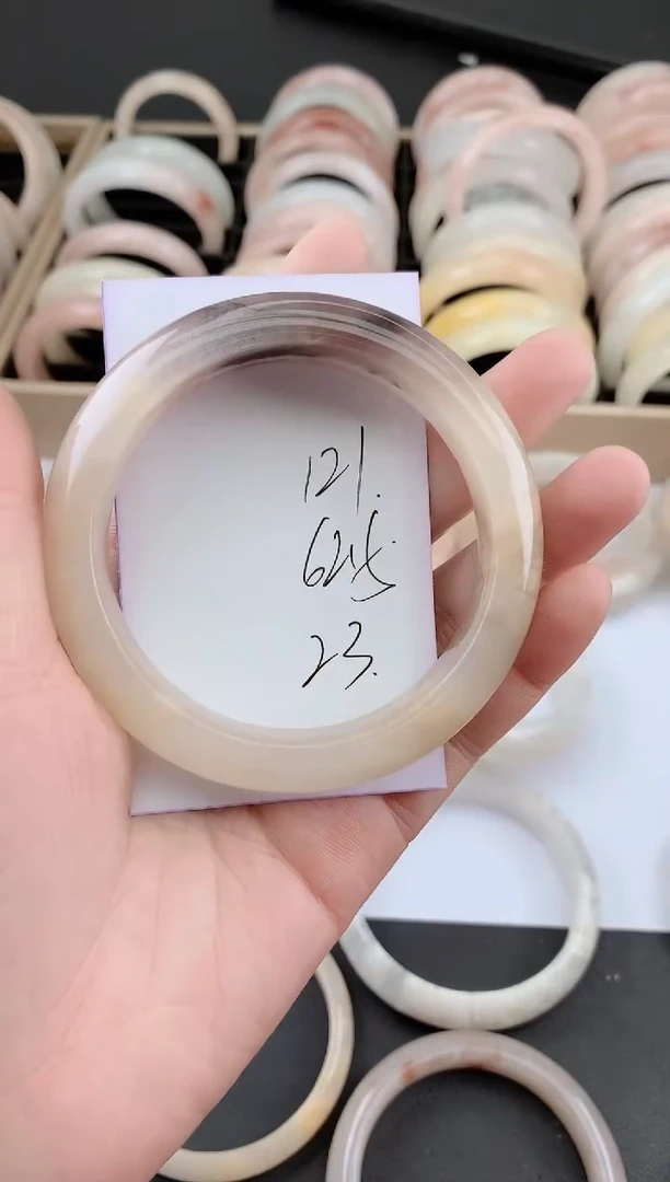 未镶嵌手镯石英质玉（金丝玉）121