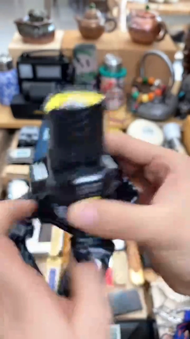 瓷片闪购商品  如图所示