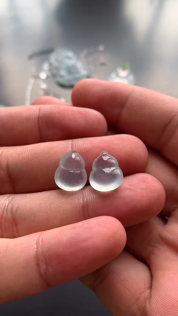 翡翠未镶嵌耳饰高冰葫芦