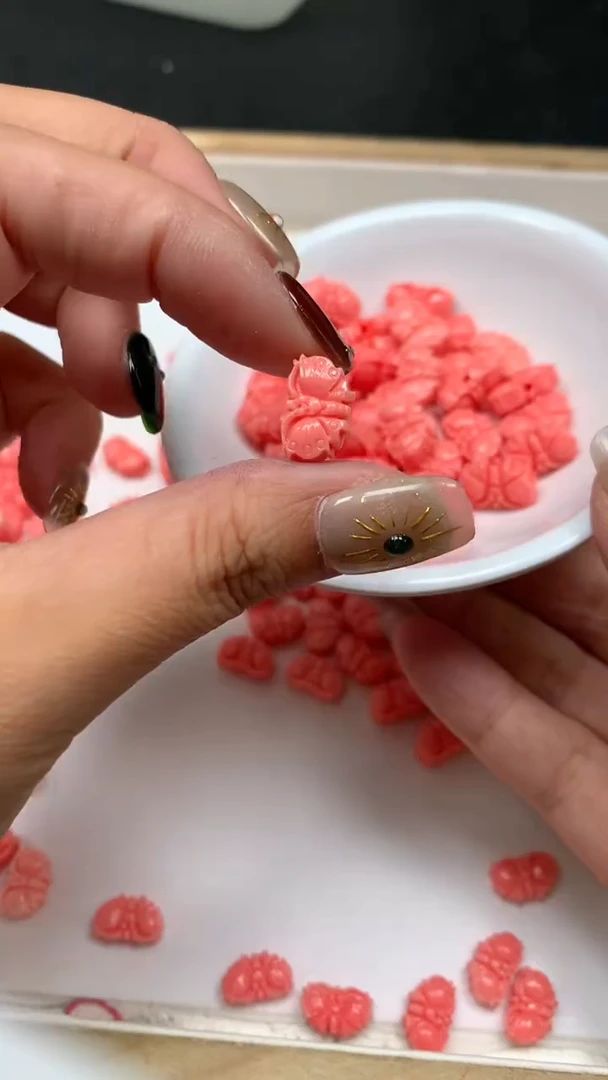 未镶嵌散珠拼合珍珠（马贝珠）M789 女皇贝 小蝴蝶8*12*6mm5个6.8元