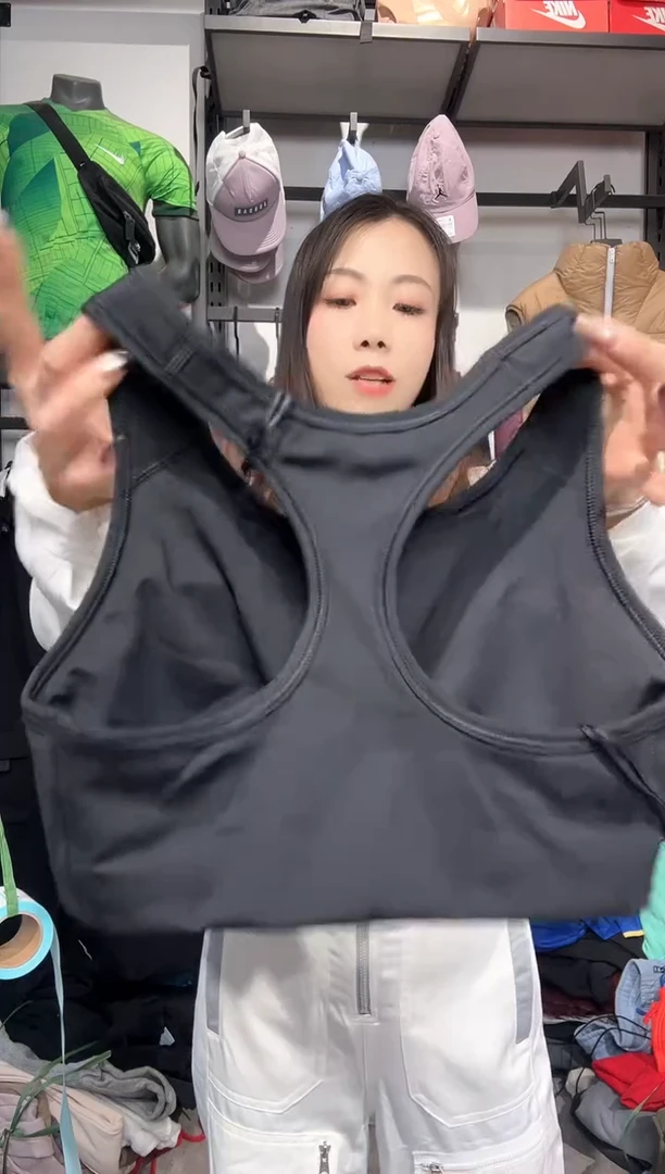 1483  编码 瑕疵款直播间过款为准 尺码    身高  M