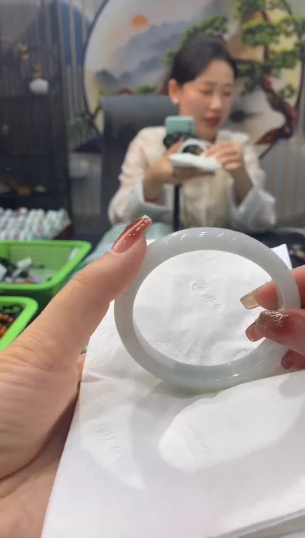 【闪购商品】翡翠手镯未镶嵌00007829