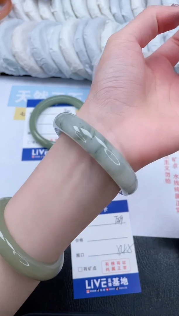 【闪购商品】石英质玉手镯未镶嵌T289-54.3