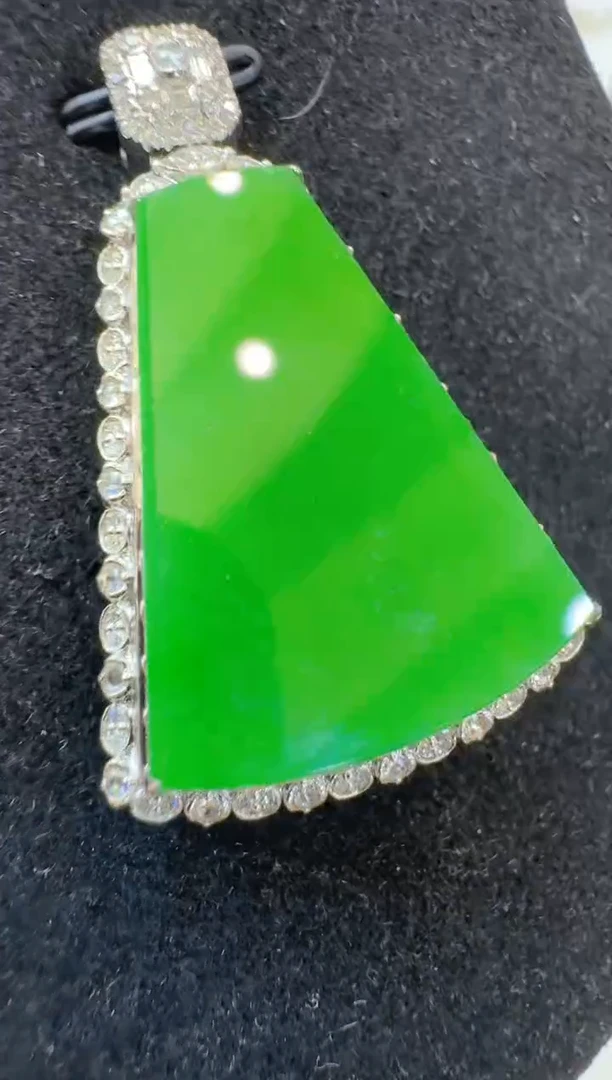 翡翠18K金镶嵌吊坠(不含链)多样性团购发一件